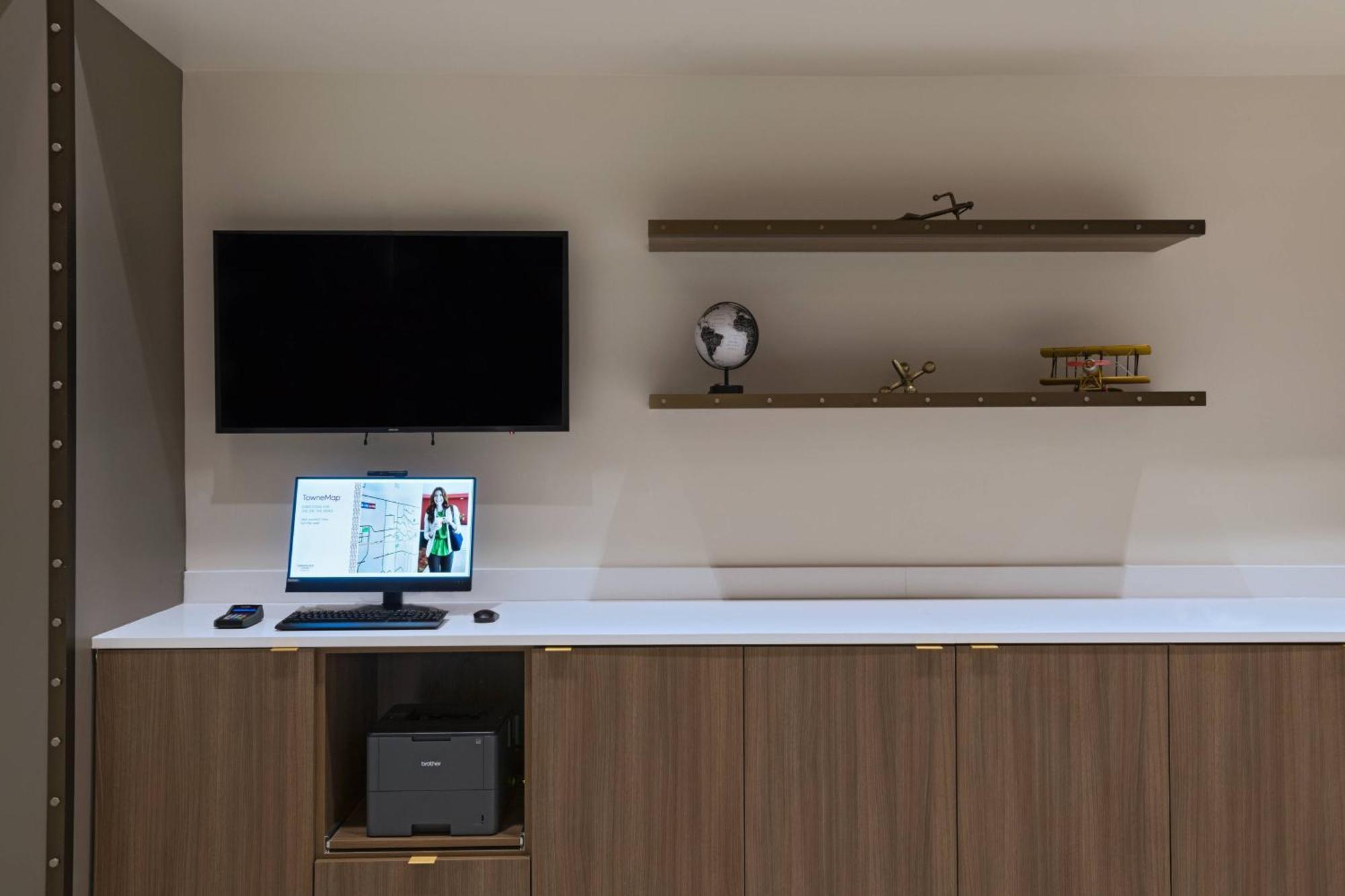 Towneplace Suites By Marriott San Diego Airport/Liberty Station Экстерьер фото